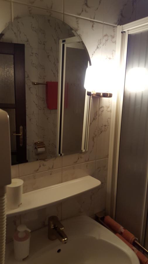 Landhotel Zum Doppeldecker 基兴 外观 照片