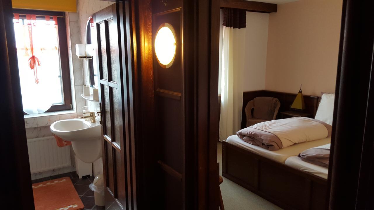 Landhotel Zum Doppeldecker 基兴 外观 照片